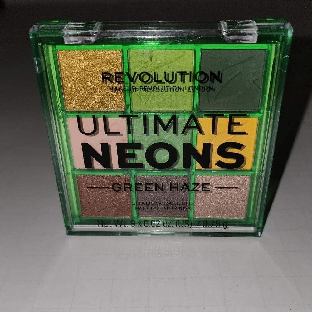 Revolution Ultimate Neons Eyeshadow Palette - Green Haze